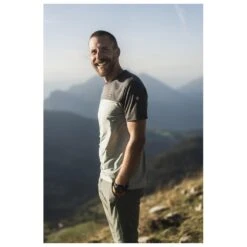 Tee-shirt De Rando Lafuma Skim Tee M Slate Gray 15 Tee-shirt De Rando Lafuma Skim Tee M Slate Gray -Lafuma b2374661301f97adea7c9f4127ade489c970df70 E23LAFUTTH3375536 904